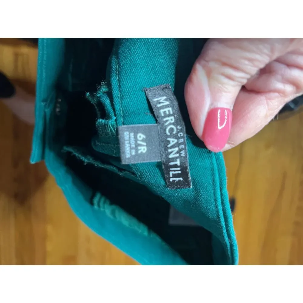 J.Crew Mercantile forest green chinos size 6 R straight leg trouser closure